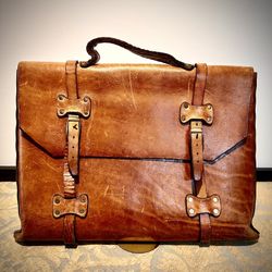 Awesome vintage hard leather business briefcase H12.5xW17 inch Lbs 3.5