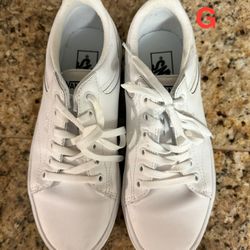 WOMEN’S VANS SHOES - SIZE 9