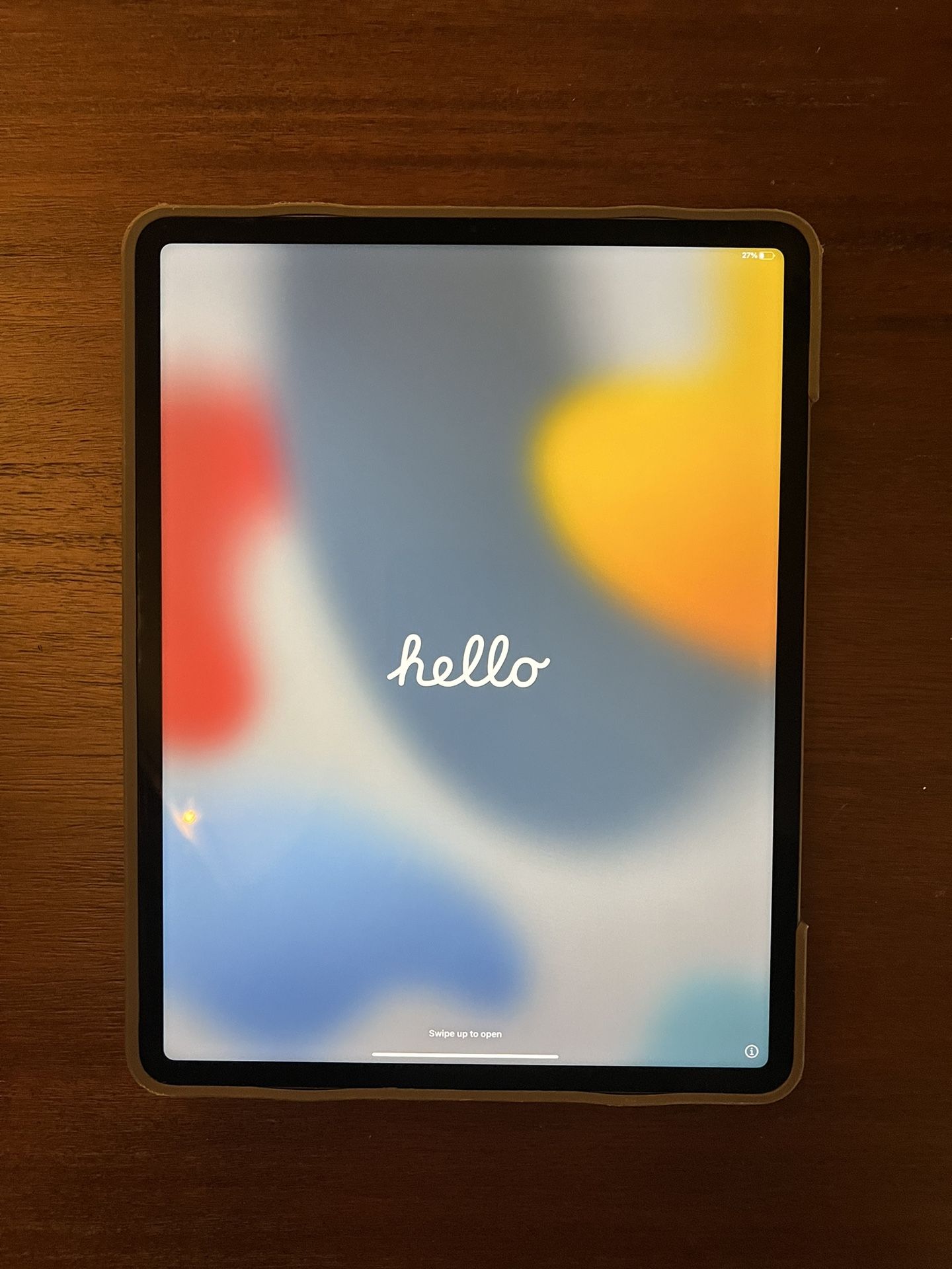 Apple 12.9-inch iPad Pro (2021) 256GB M1 (W/ Apple Pencil & Case)