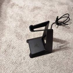 Headphone/USB Port Stand