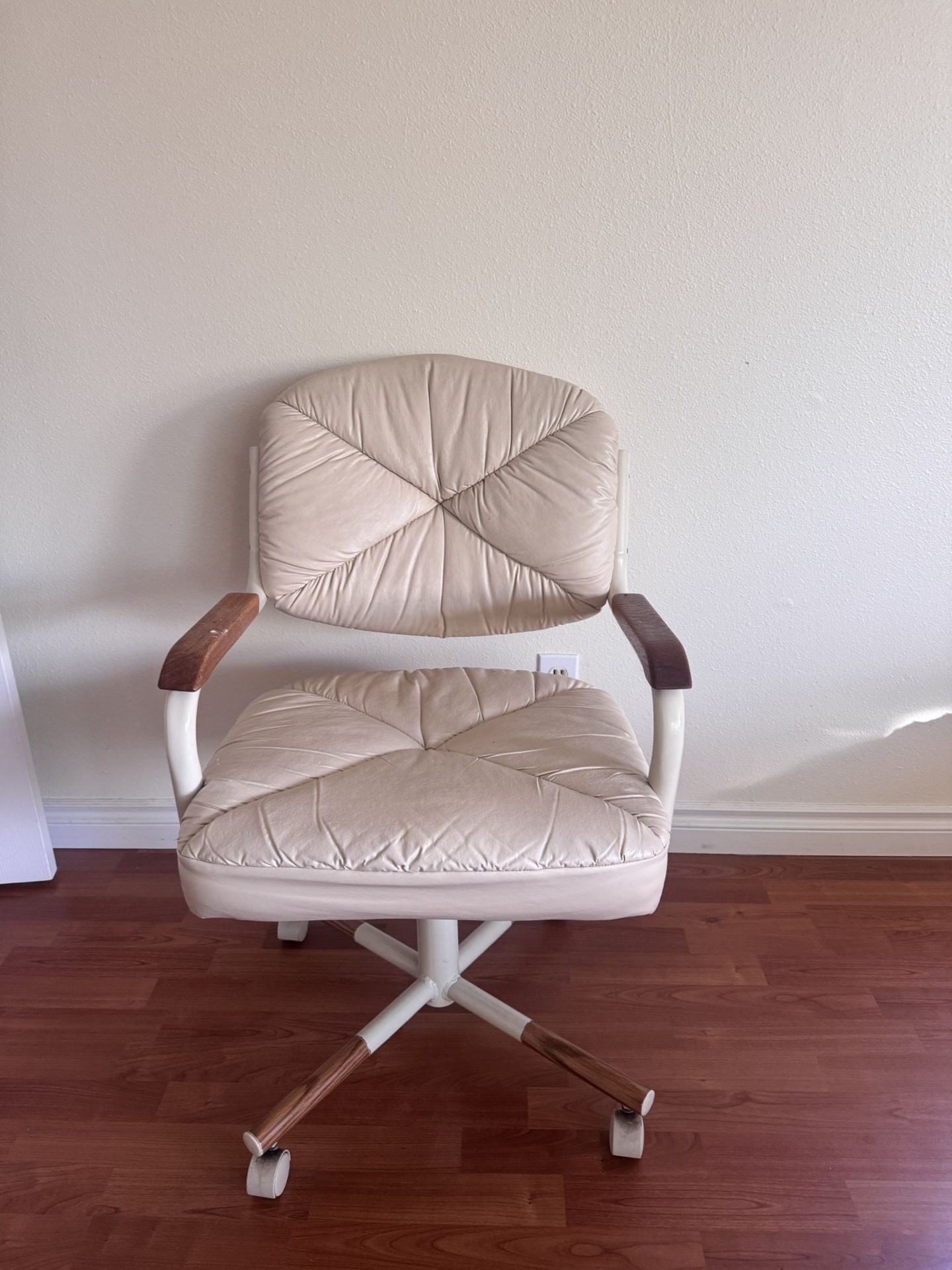 4 Leather Chairs