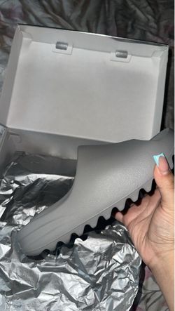 Yezzy Slides
