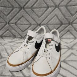Youth Nike Court Legacy Size 2