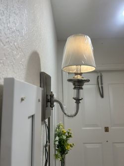 Light Polished Nickel Sconce - Lámpara De Pared En Niquel Pulido