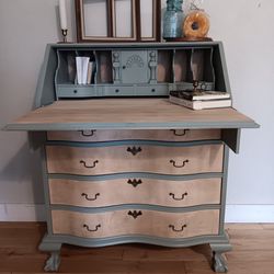 Green Antique Chippendale Style 4 Drawer Dresser Desk
