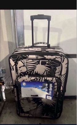 luggage  Medium brand new $80