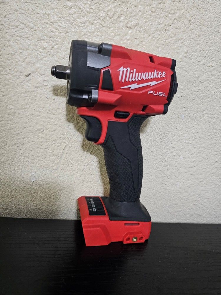 MILWAUKEE M18 FUEL 3/8 IMPACT WRENCH