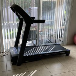 Brand New horizon Fitness Treadmill