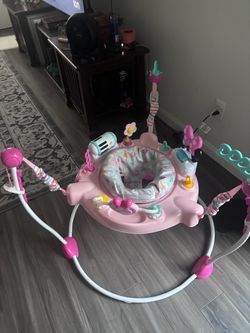 Minnie Mouse bouncer