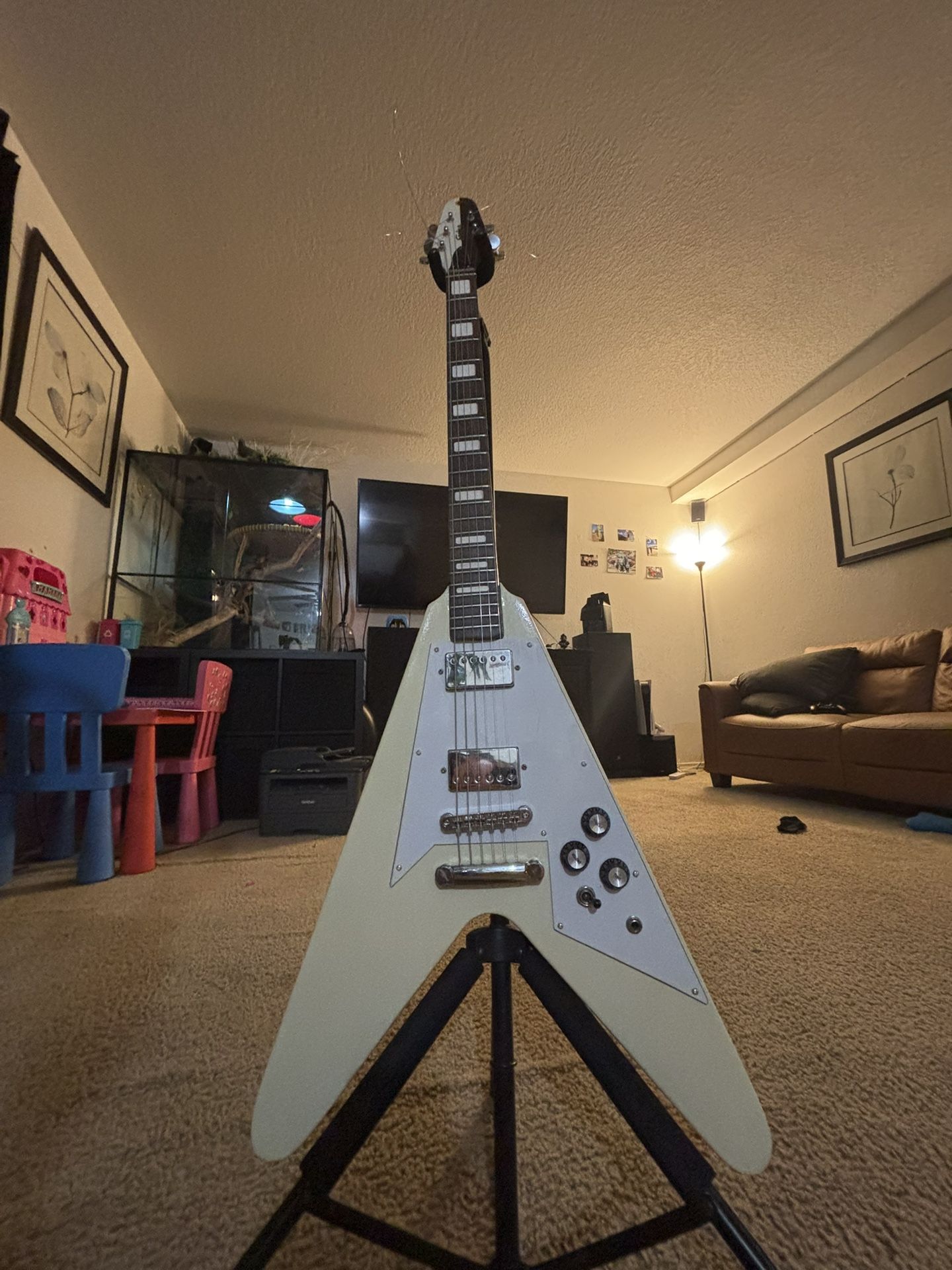 Retro 80’s Gibson Guitar