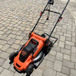 BLACK+DECKER  Lawnmower