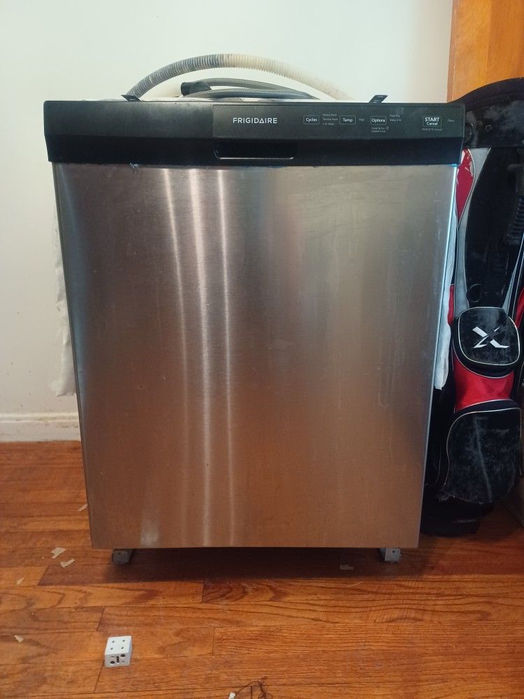 Frigidaire Built In 24 in Dishwasher