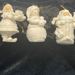 NWOT Set Of 3 Snowy Ornaments. (2) Santas (1) Snowman