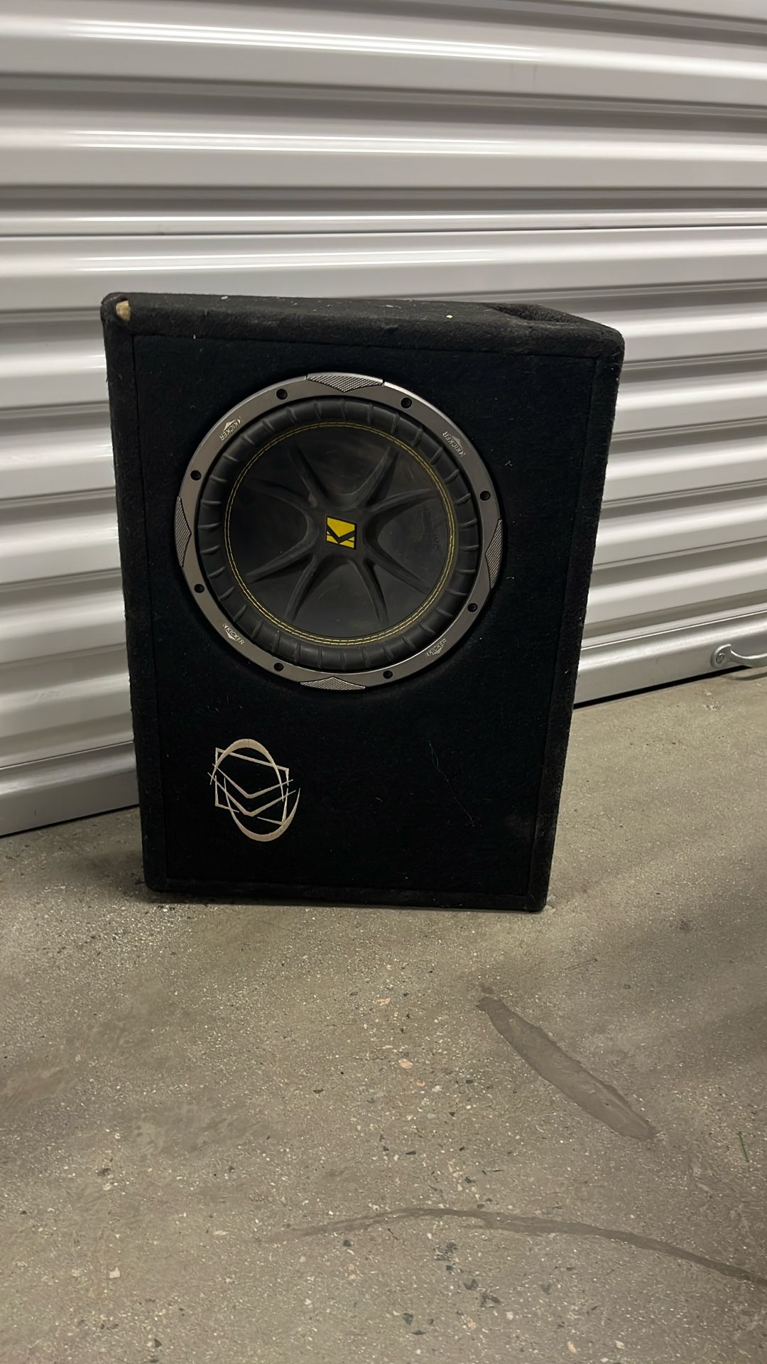 Amplificador and speaker