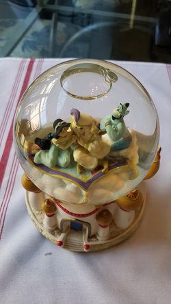 Aladdin Disney snowglobe