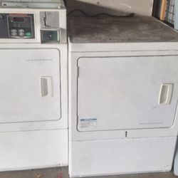 Commercial Clothes Dryer