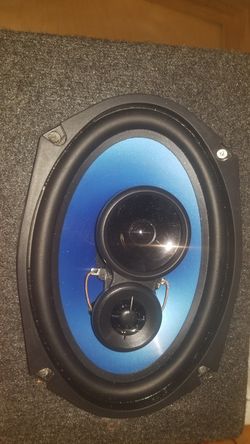 Q power 6/9 speakers with box