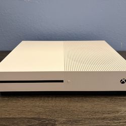 Xbox One S 1 TB bundle