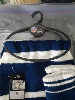 Rams scarf and glove set