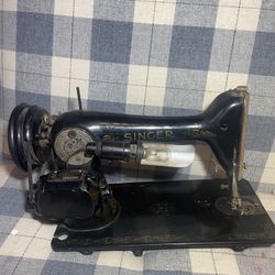 Vintage Singer Sewing Machine  (UNTESTED) 