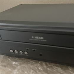 Magnavox Combo Player  VCR/DVD Player W/ Remote