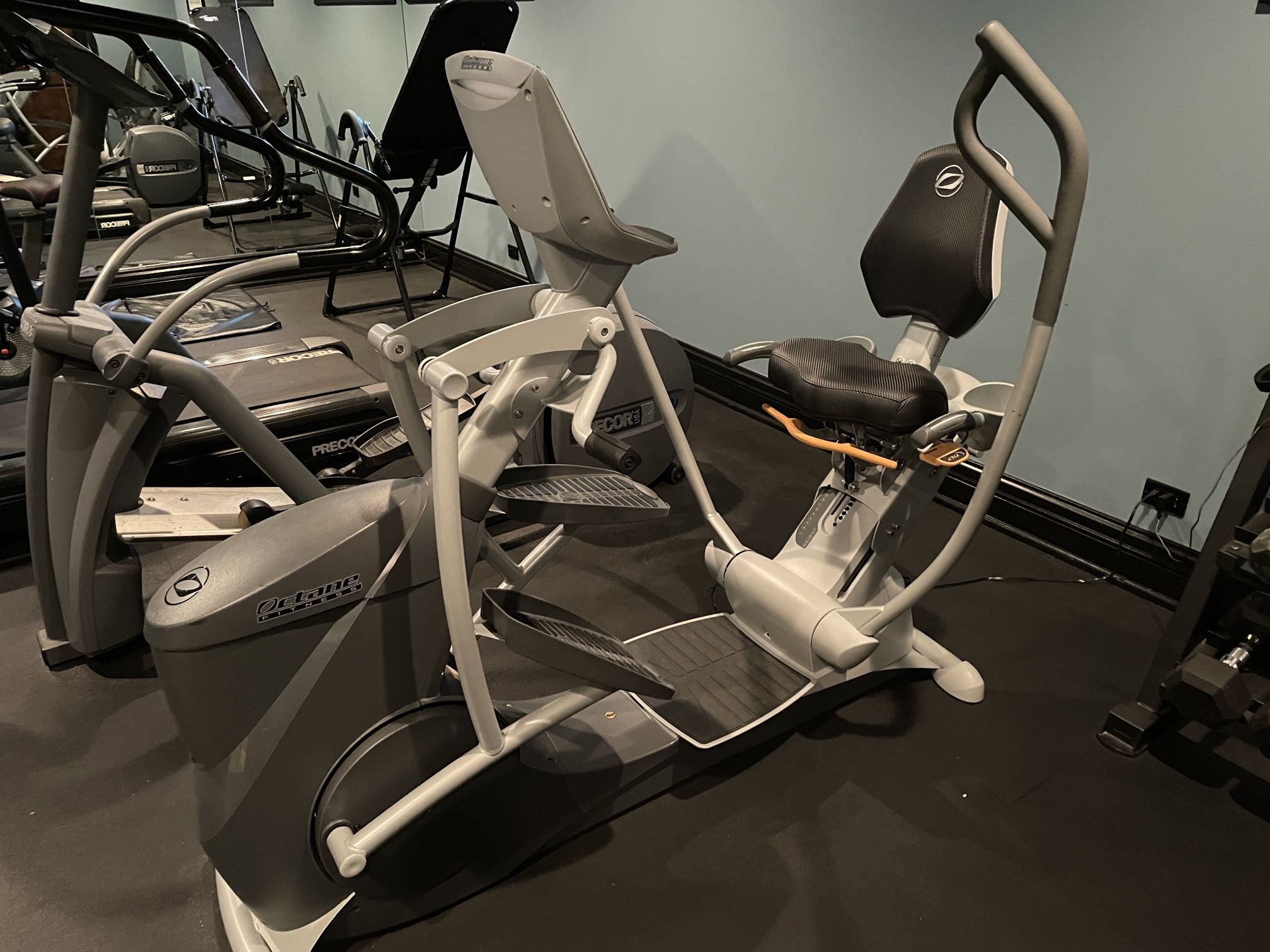 Octane xR6X Seated elliptical 