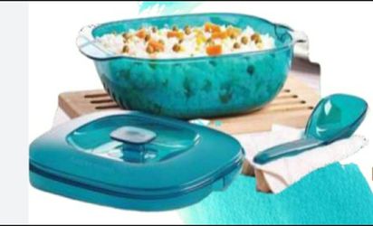 New Tupperware Crystal Platon w spoon 1.8L