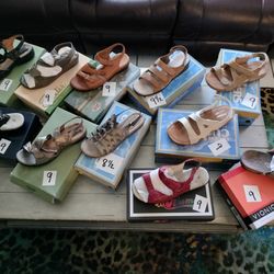 New Women's Sandals Size 8-9 1/2 $20 Bucks