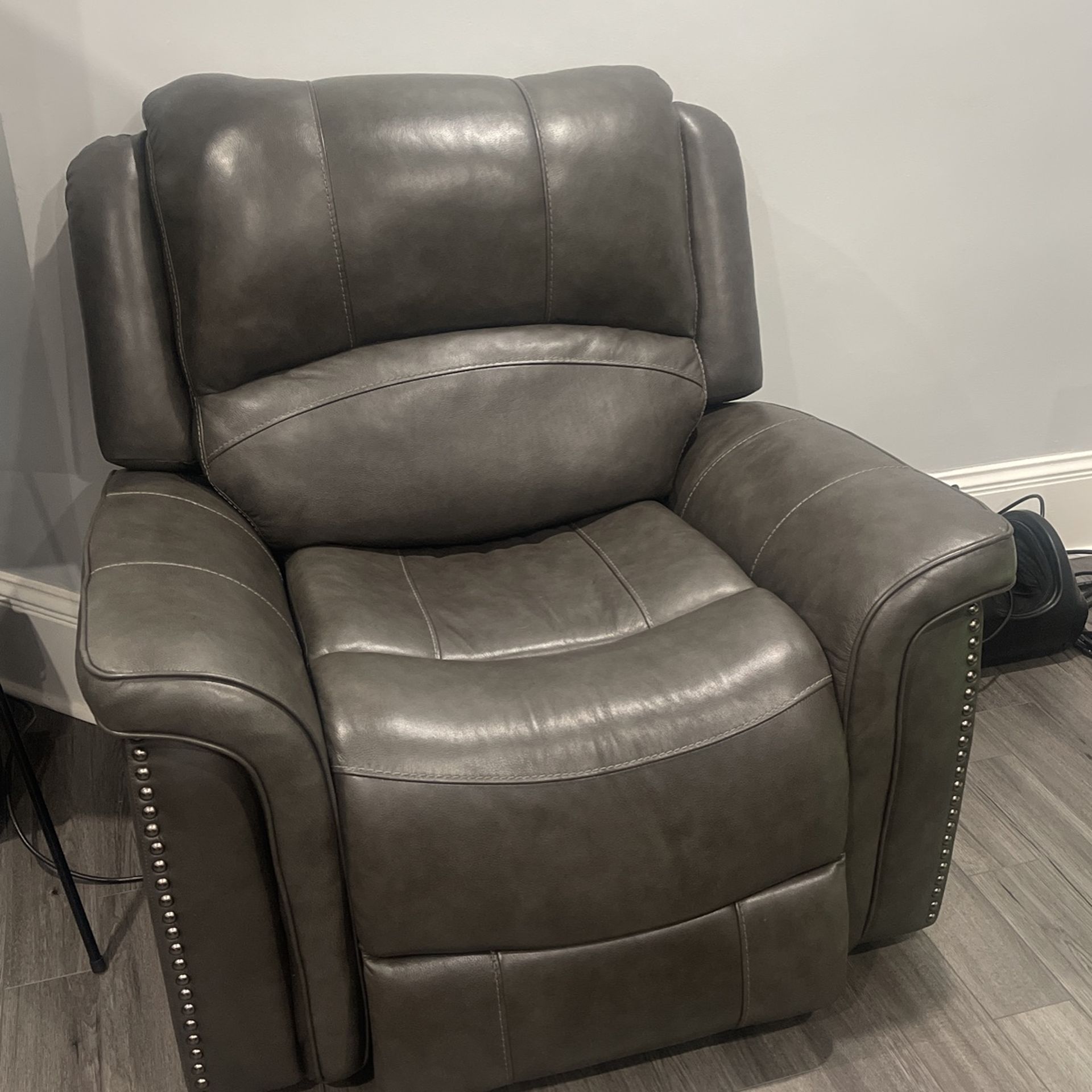 3 Recliner Leather Couches for Sale in Everett, MA OfferUp