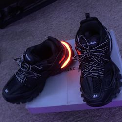 Balenciagas led up size 8