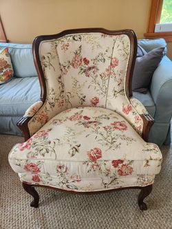 Ethan Allen Accent Arm Chair LIKE NEW floral roses linen upholstered/wood hand carved French