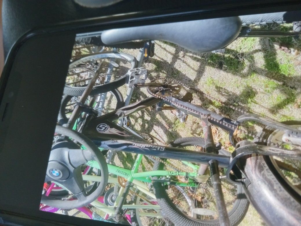 Diamondback Parts Bike. And Custom Schwinn Stingray Fat Tore Need Tlc