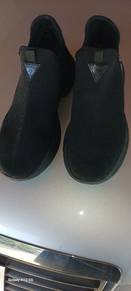 Guess Women Size 10 Slip-Ons In The Color Black, Nice Comfort $15