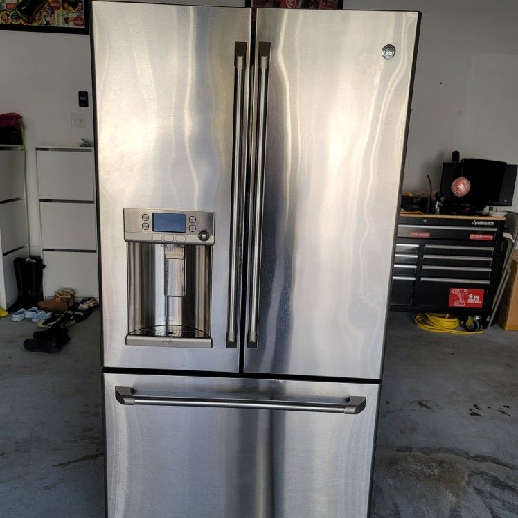 GE Café Series ENERGY STAR 22.2 Cu. Ft. CounterDepth FrenchDoor