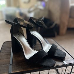 👠 Black Suede Block Heels – Size 8