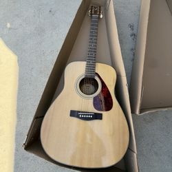 F335 Yamaha Guitar