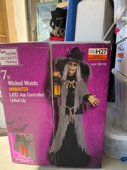 7 ft Wicked Woods Animated LED App Controlled Lethal Lily animatronic