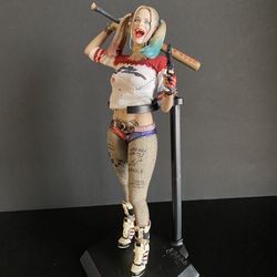 Harley Quinn Suicide Squad Statue 