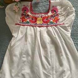 Blusa Bordada para niña
