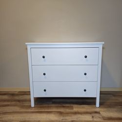 Brand New White 3 Drawer Dresser Cabinet