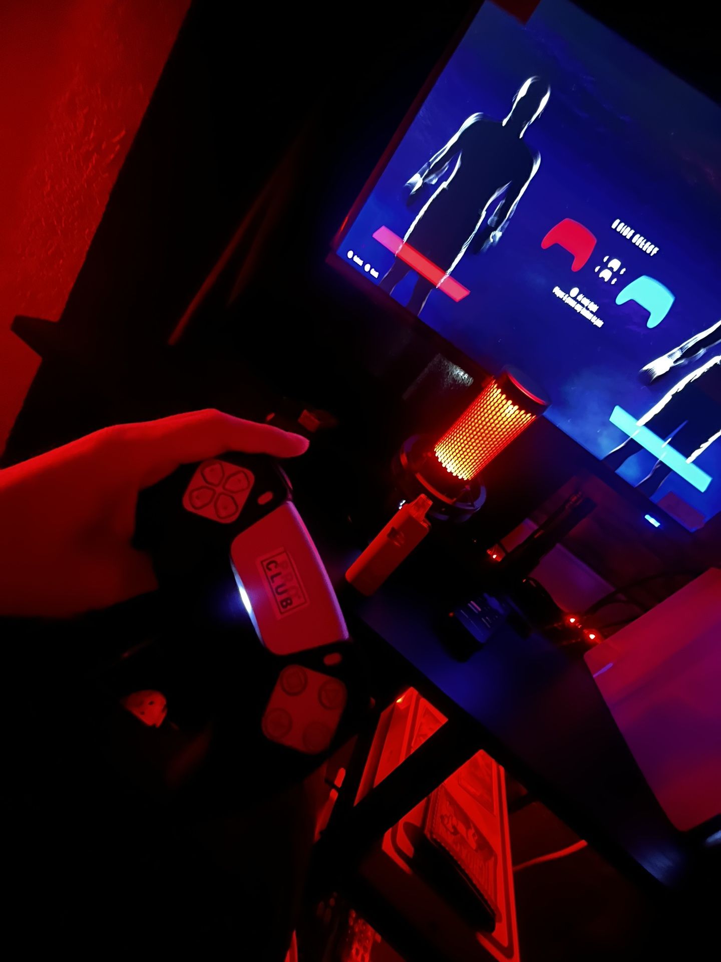 (ASK FOR PICTURES) Playstation 5 Slim , Comes With 24 inch Gaming monitor 180hz ,Hyper x Quad cast 2 gaming microphone , RIG GAMING headset , and desk