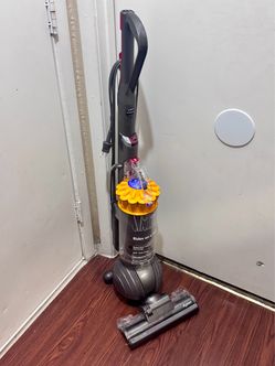 Dyson ball multi floor like new