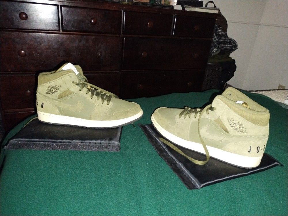 Air Jordan 1 Mid Olive Canvas