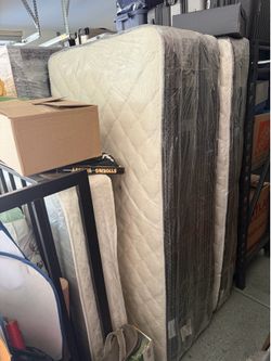 3pcs Twin bed frame, headboard and mattress