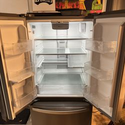 Whirlpool Refrigerator – Great Condition – Minor Easy Fix – $400