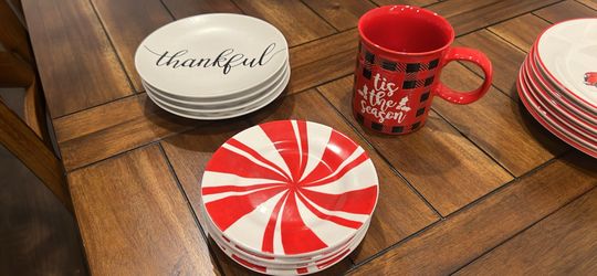 Set Of 4 Snack Sized Plates Thankful & Christmas Holiday Plates - $10 Set