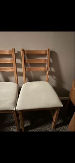 İkea dinner table and 4 chairs