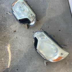 Toyota Tecoma Headlights