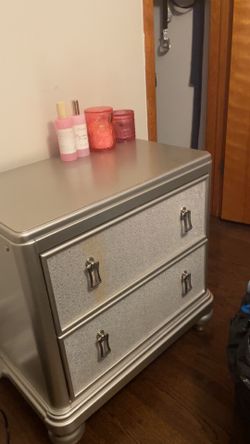 Bureau color silver