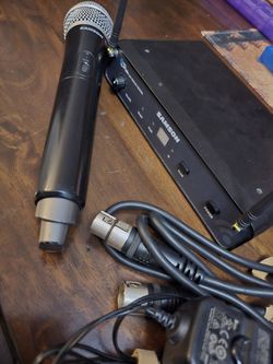 Samson CR88x Wireless Receiver for Concert 88x Series System And Microphone